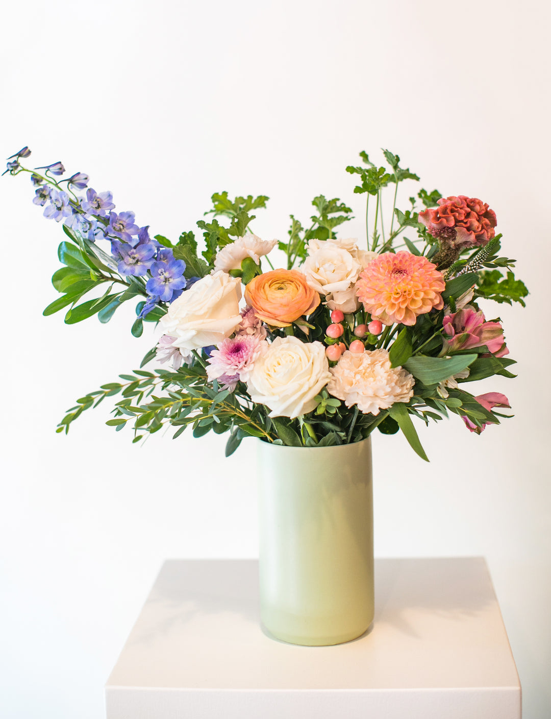 beautiful sympathy arrangement send Lee's Summit